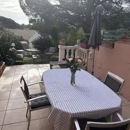 2 Avec Climatisation Et Jardin, A 400m De La - Les Issambres - Fr-1-768-72 Villa La Garonnette-Plage