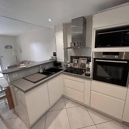 Villa 2 Avec Climatisation Et Jardin, A 400m De La - Les Issambres - Fr-1-768-72